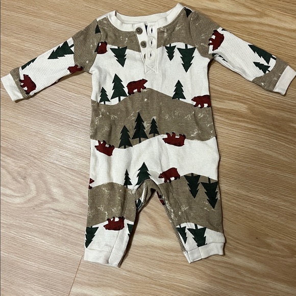Assorted Infant Holiday & Christmas Clothes Bundle 0-3 Month - Picture 6 of 7